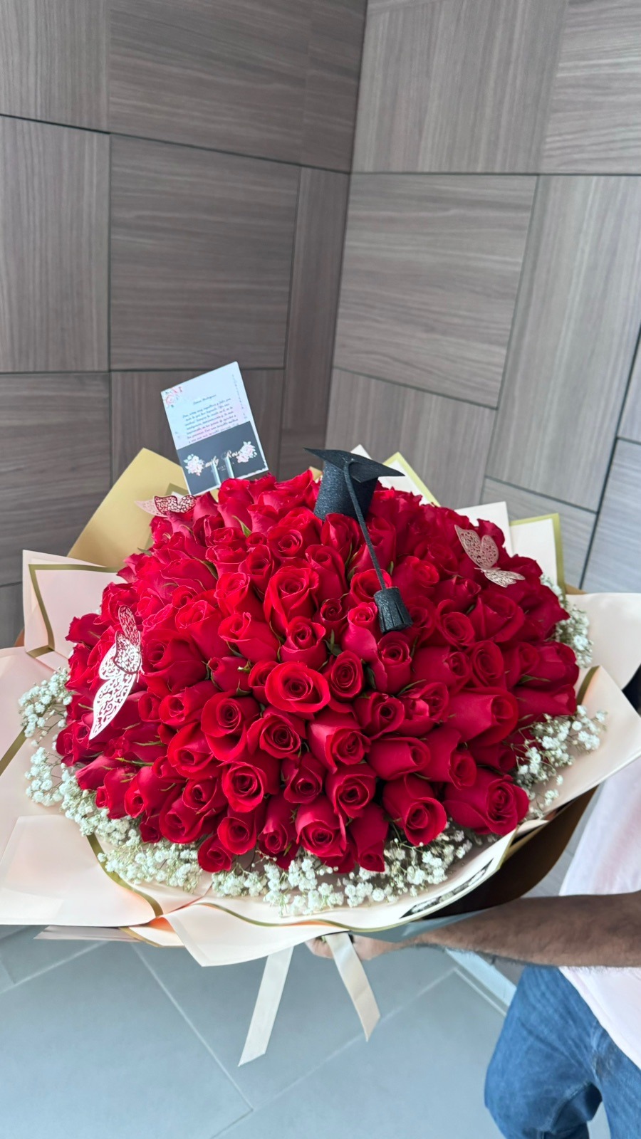 Bouquet Crimson Rose 100 rosas - Imagen 2